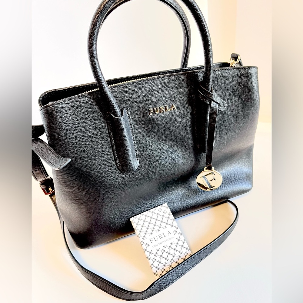 💎🔥Furla Black Satchel Bag with Structured Design